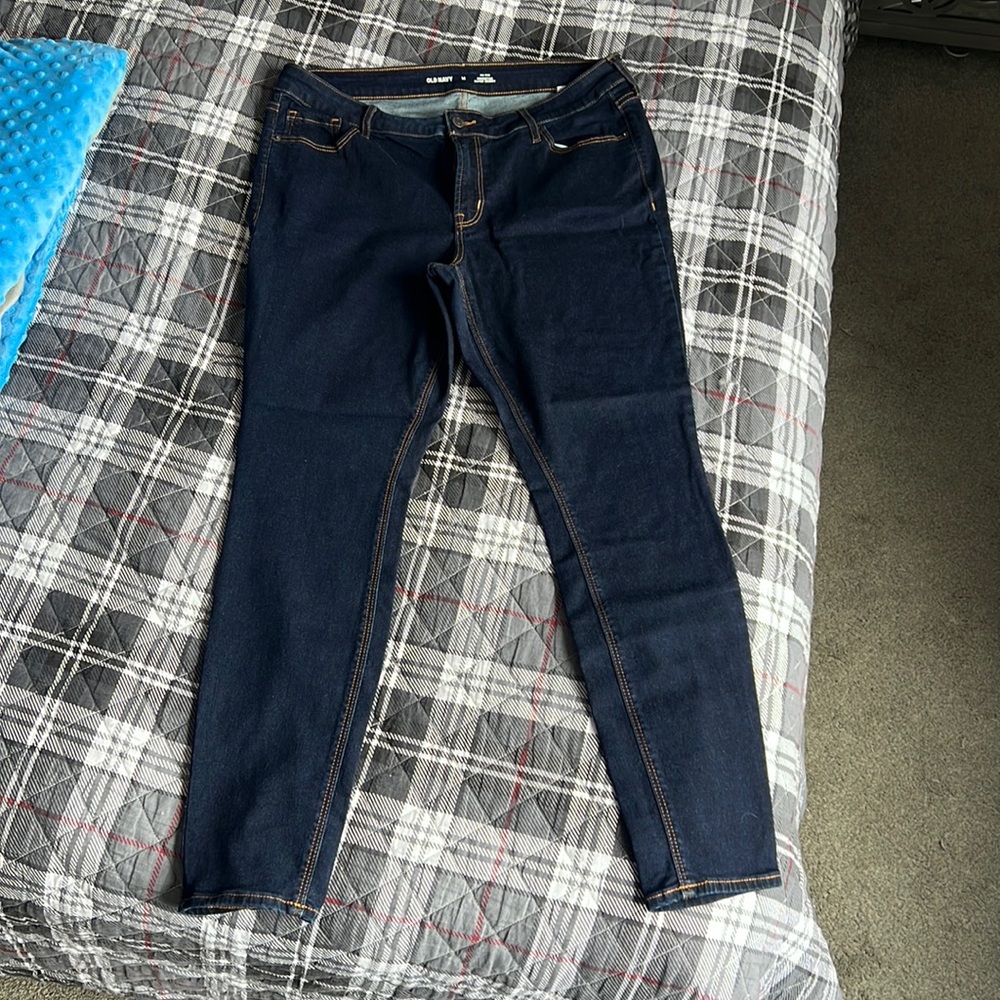 Old navy mid rise rockstar super skinny jeans